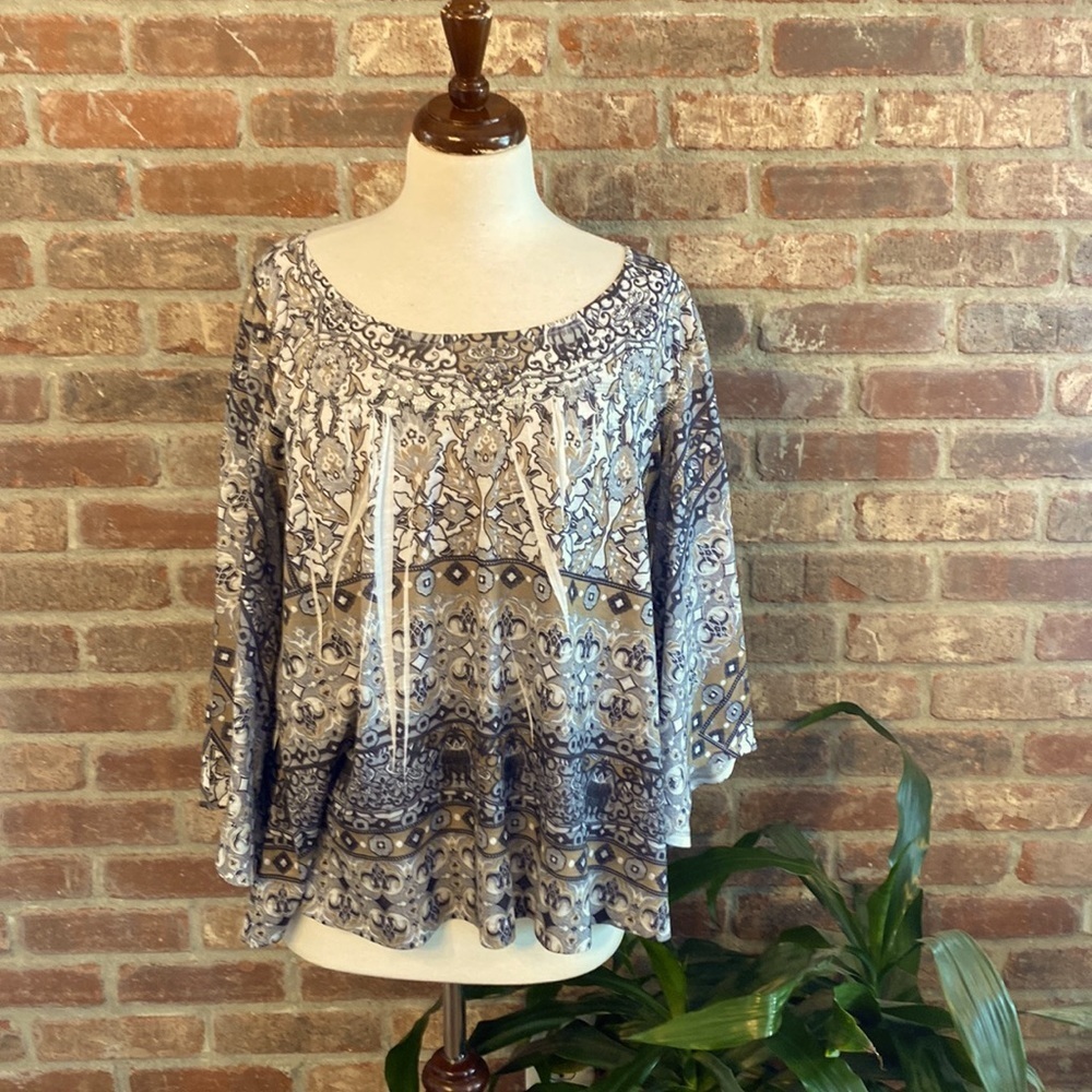 World Unity 2X gray, white and tan polyester blouse
